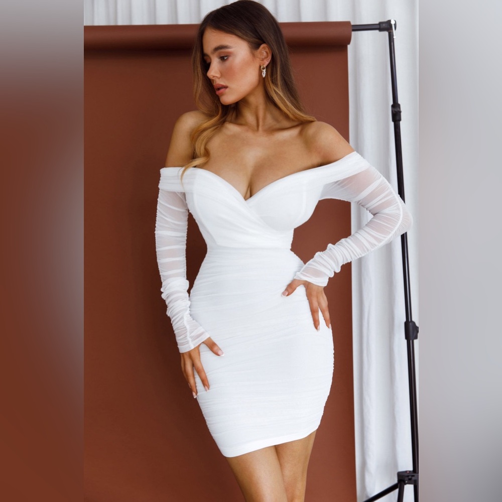 SELFIE LESLiE NWT MOONRISE OFF-SHOULDER LONG SLEEVE RUCHED DRESS